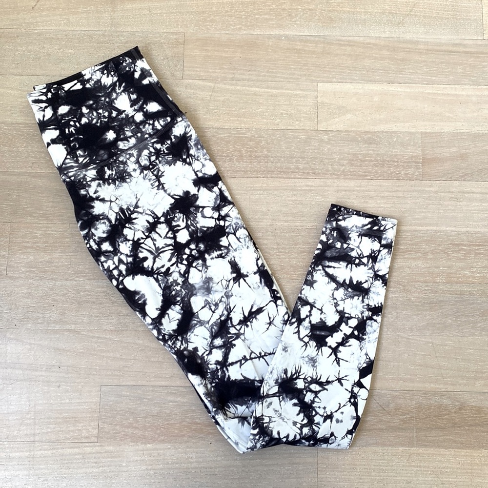 Lululemon Wunder Under High Rise 28” size 10
